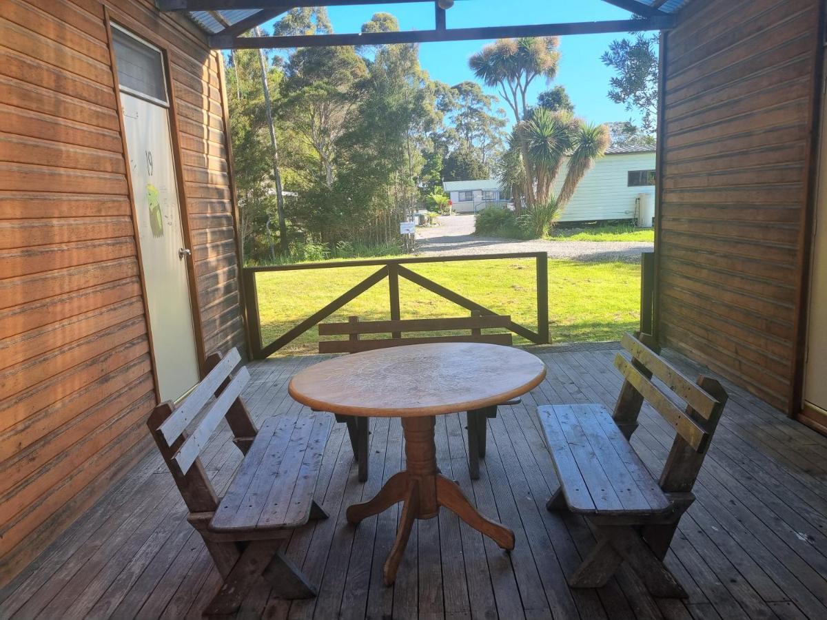 Strahan Backpackers Exterior photo