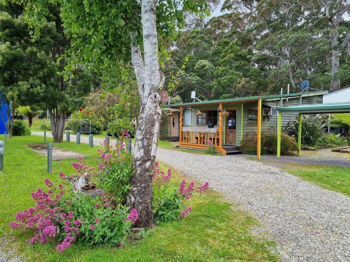 Strahan Backpackers Exterior photo